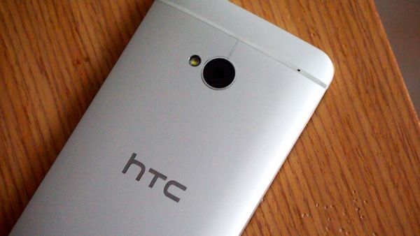 HTC-One-trasera